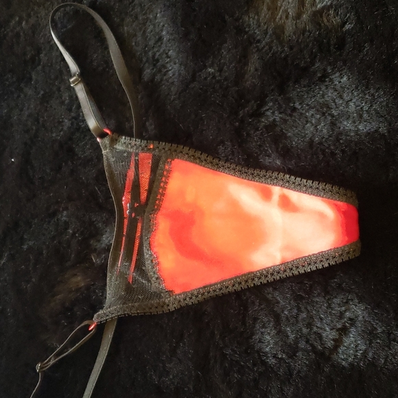 Jezebel Bra & Thong - Picture 5 of 7